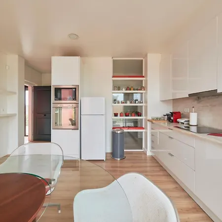 Luxury With Swimming Pool, By Timecooler Willa Sobral de Monte Agraço