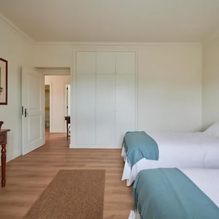 Luxury With Swimming Pool, By Timecooler * Sobral de Monte Agraço