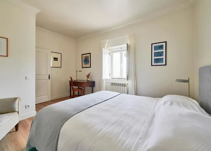 Luxury With Swimming Pool, By Timecooler Sobral de Monte Agraco