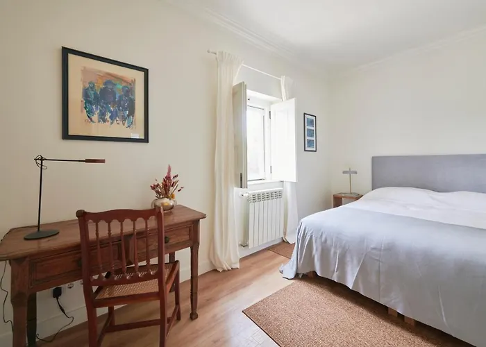 Luxury With Swimming Pool, By Timecooler * Sobral de Monte Agraco