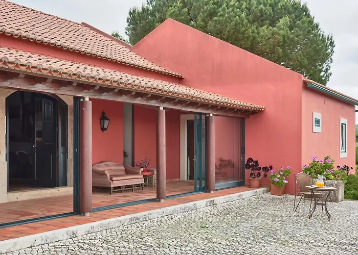 Luxury With Swimming Pool, By Timecooler * Sobral de Monte Agraco